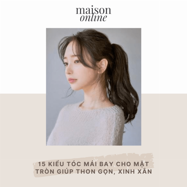 Cô gái đang sấy tóc mái pháp thưa để tạo độ phồng tự nhiên, giữ mái luôn bồng bềnh và vào nếp, tôn lên vẻ đẹp thanh lịch.