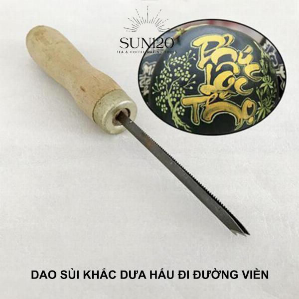 Bộ dụng cụ dao khắc dưa hấu chuyên dụng với lưỡi dao sắc bén và các móc tỉa nhỏ.